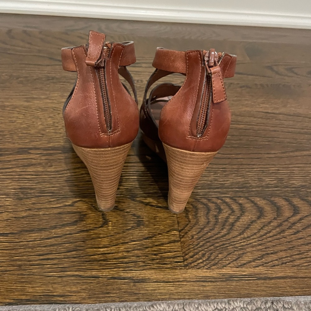 Cole Haan wedge heal sandals - Picture 4 of 6